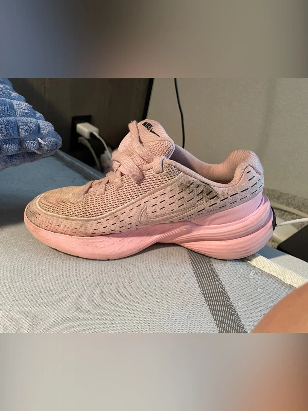 Nike Uplift SC youth athletic shoes